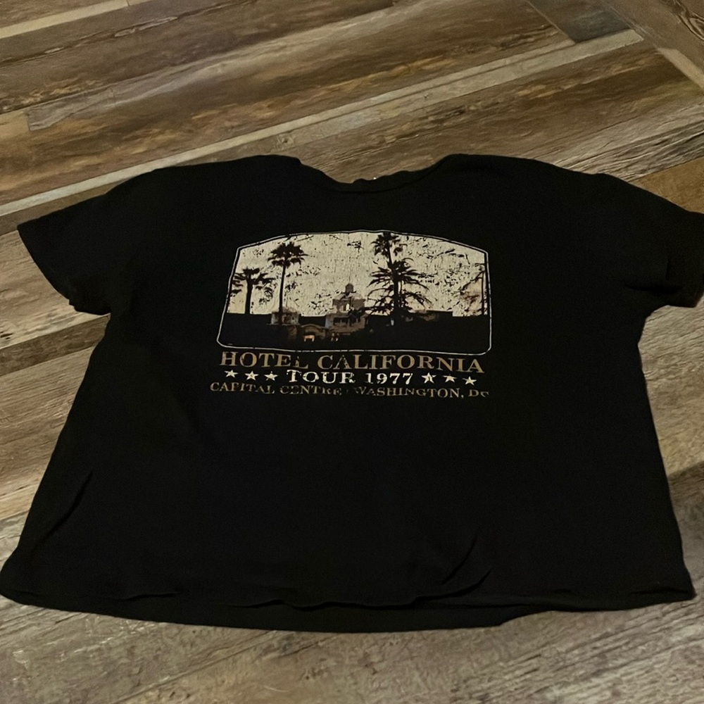 Black Hotel California Graphic Tee